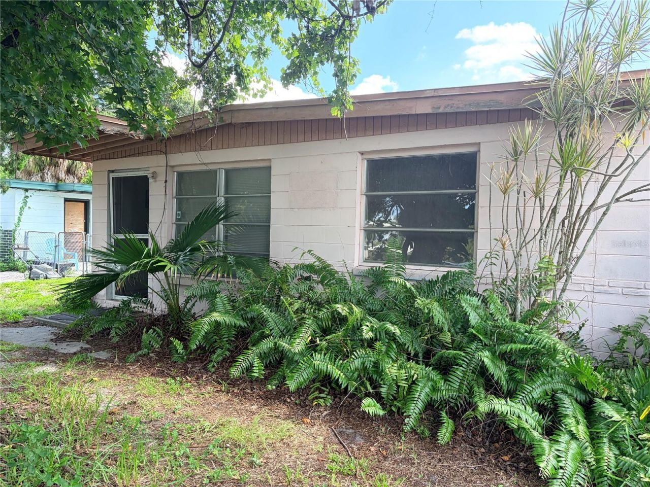 9497 83rd Street, Seminole, FL 33777 Main Photo