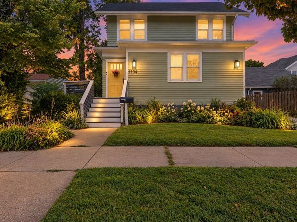 1104 W Washington Street , Champaign, IL 61821