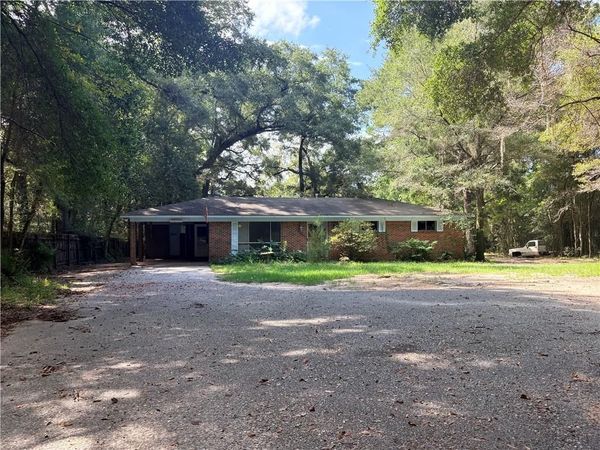 360 Laurel Drive , Satsuma, AL 36572