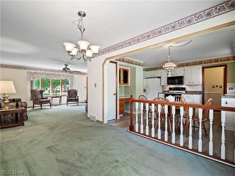 7930 Royalview Drive, Parma, OH 44129 Photo 25