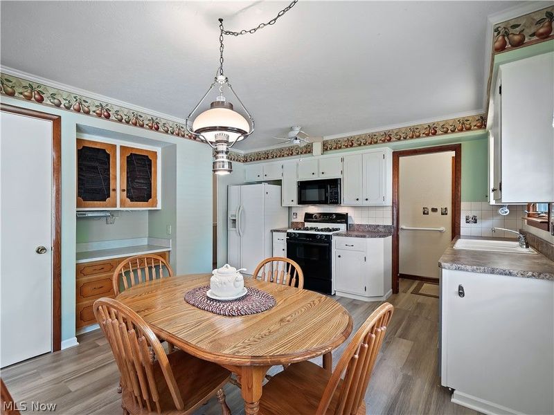 7930 Royalview Drive, Parma, OH 44129 Photo 27