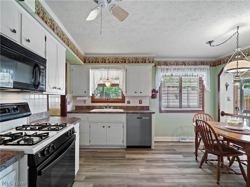 7930 Royalview Drive, Parma, OH 44129 Photo 29