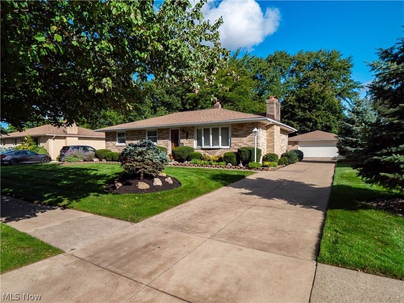 7930 Royalview Drive, Parma, OH 44129 Photo 3
