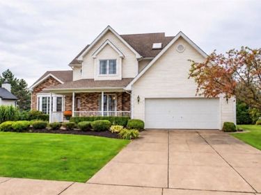 5532 Country Club Lane, Hamburg, NY 14075