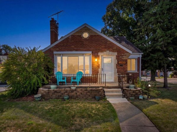 22400 Petersburg Avenue, Eastpointe, MI 48021