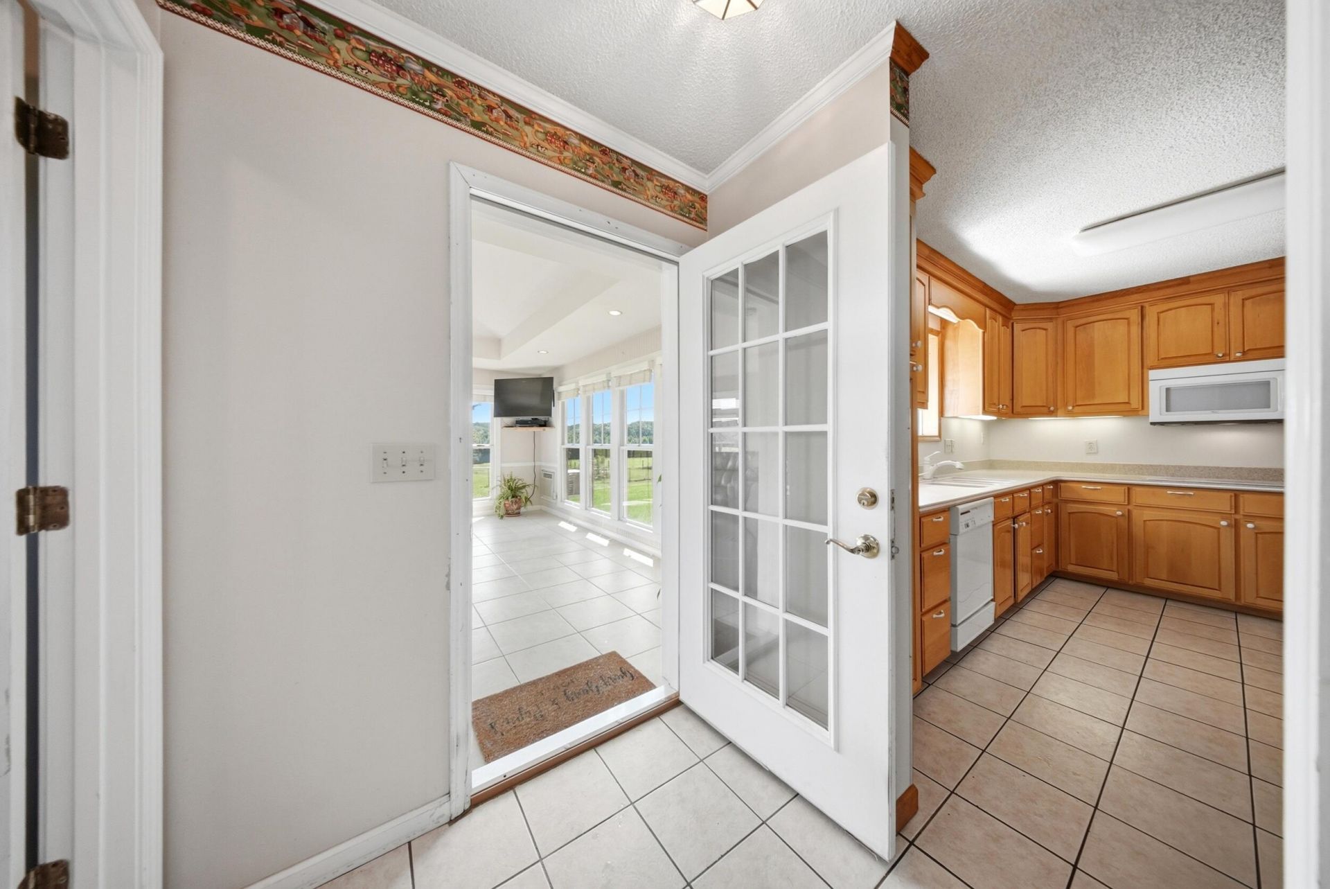 104 Addison Road Photo 12