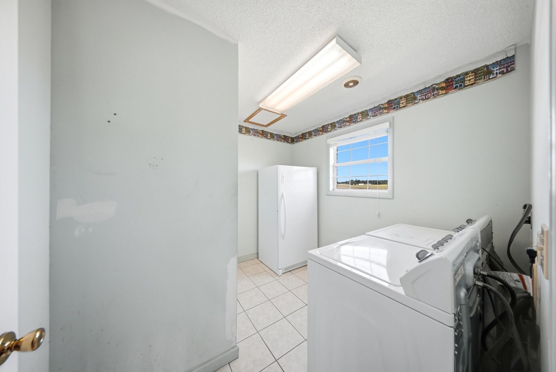 104 Addison Road Photo 25