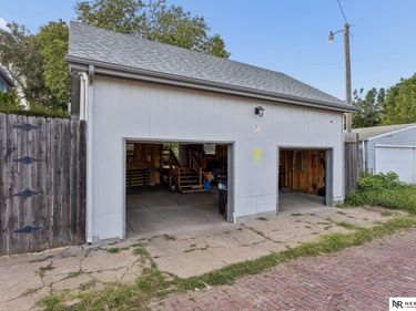 1019 S 30th Avenue, Omaha, NE 68105