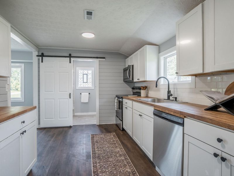 142 W James Street, Bradford, OH 45308 Photo 9