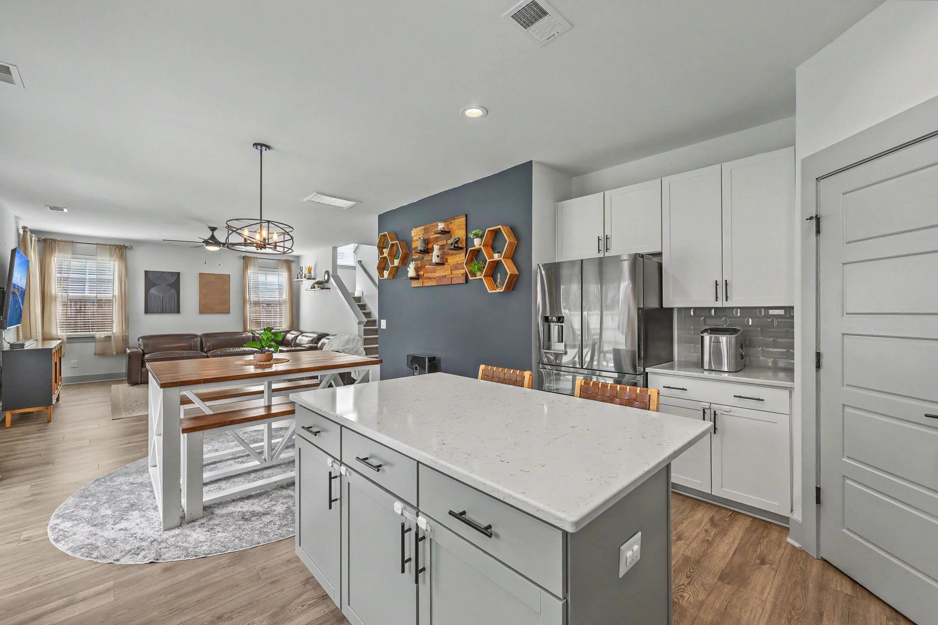 201 Whirlaway Drive Photo 23