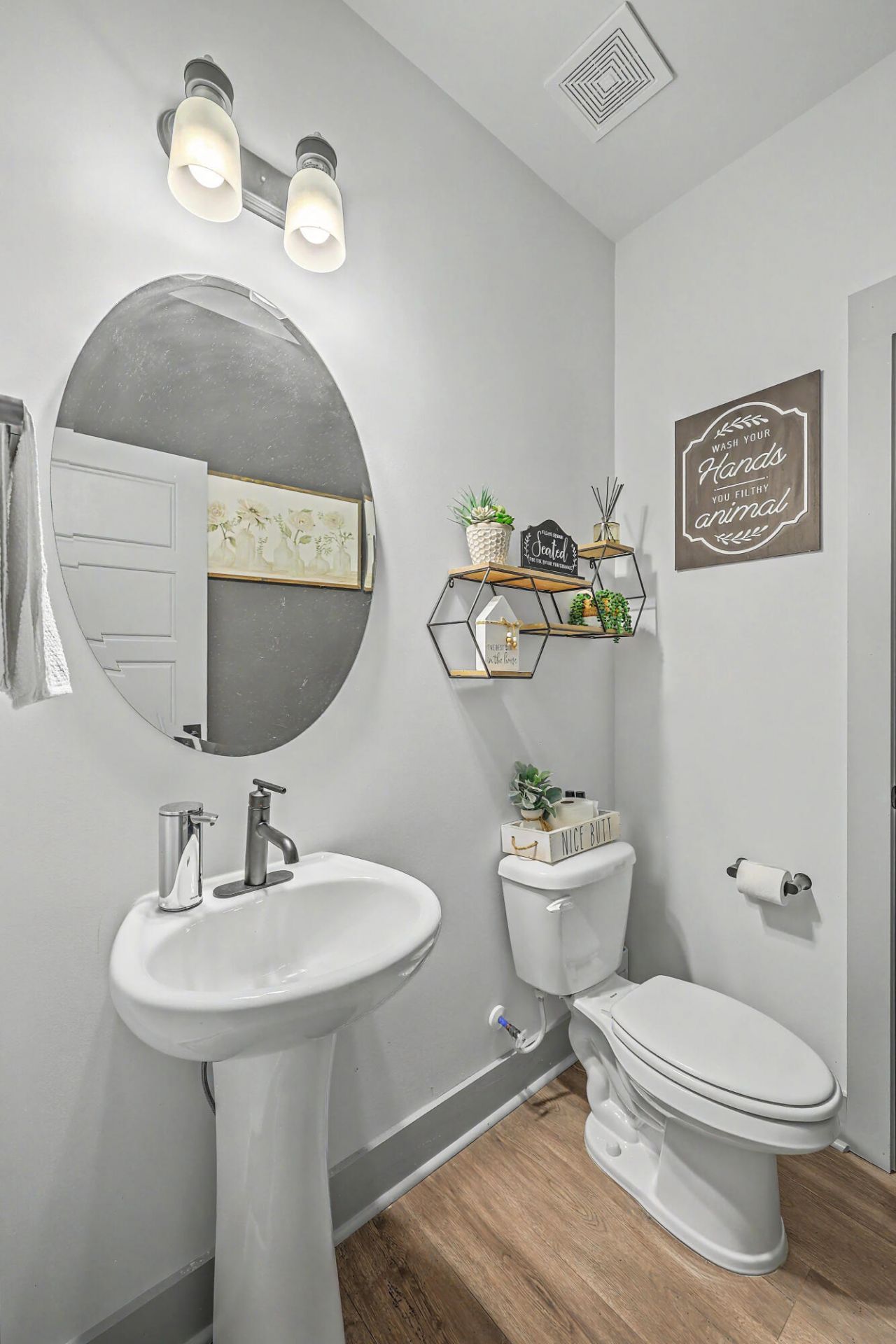 201 Whirlaway Drive Photo 25