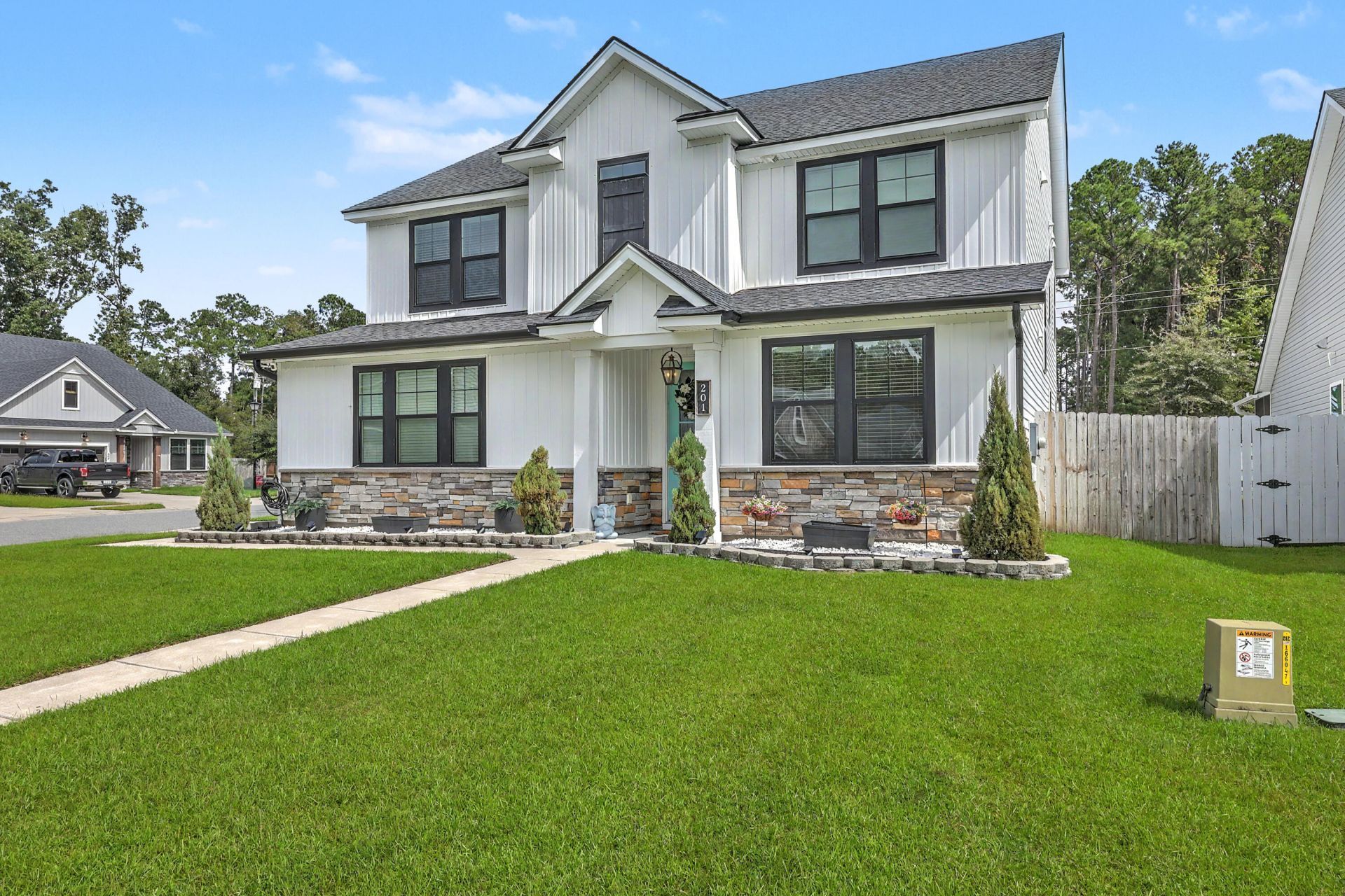 201 Whirlaway Drive Photo 4