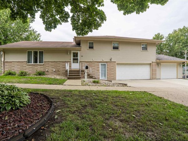 150 4th St SE, LeMars, IA 51031