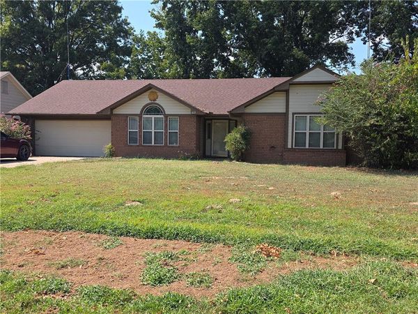 615 Meadowbrook Drive , Alma, AR 72921