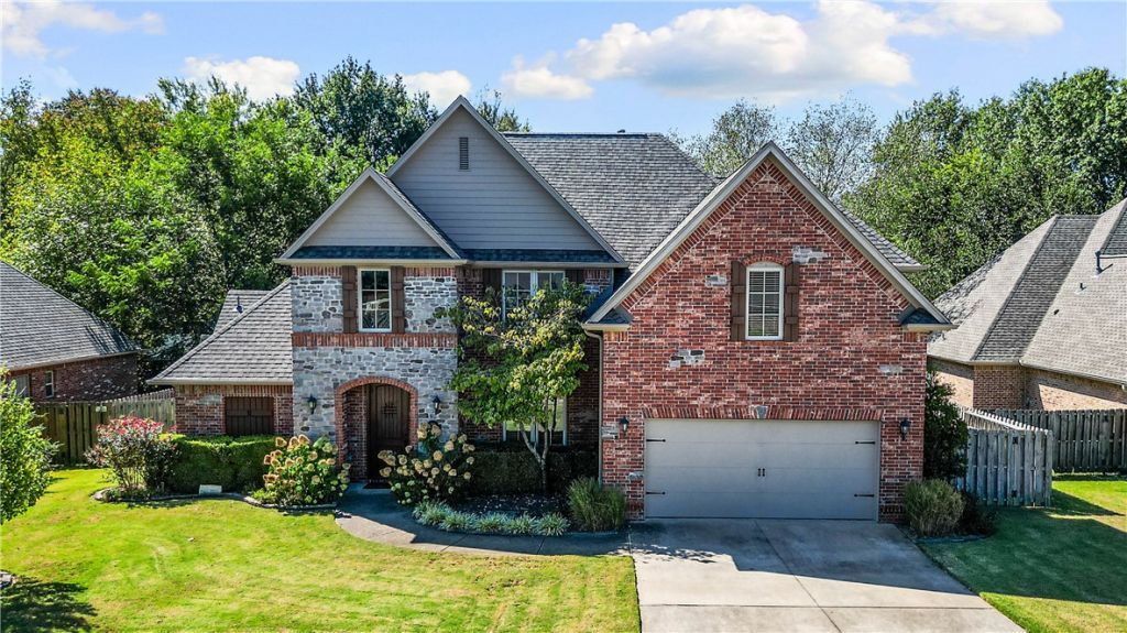 361 Saint James Avenue, Springdale, AR 72764 Main Photo
