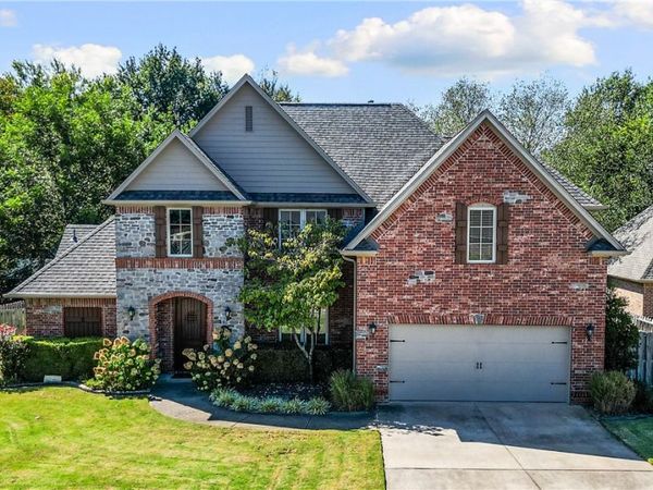 361 Saint James Avenue , Springdale, AR 72764