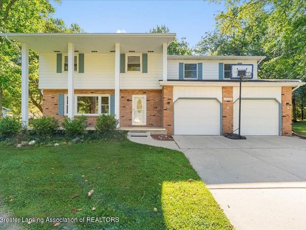 12860 Crescent Drive, Grand Ledge, MI 48837