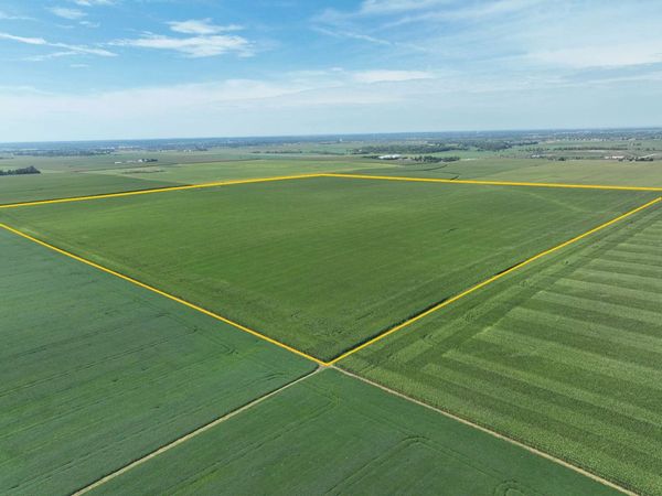 1747 Big Springs Road , Marion, IA 52302