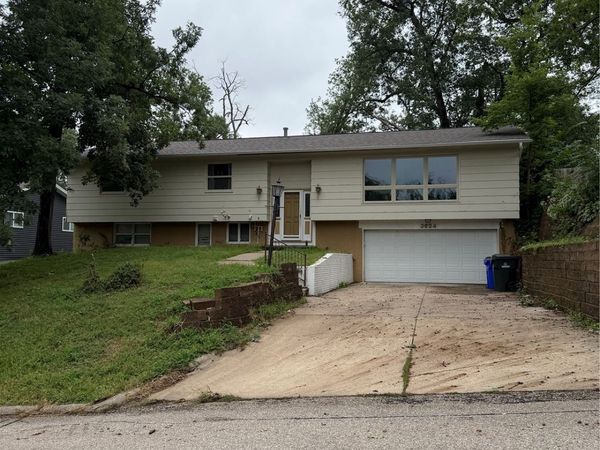 3624 Terrace Hill Drive NE, Cedar Rapids, IA 52402