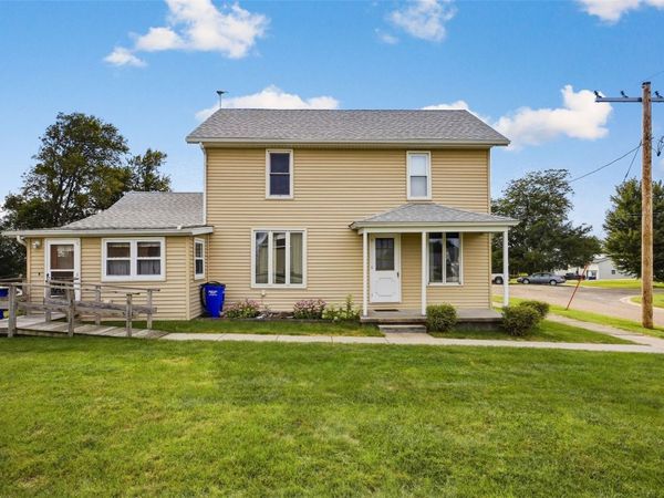 209 Johnson Street , Norway, IA 52318