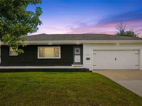 1133 35th St NE , Cedar Rapids, IA 52402