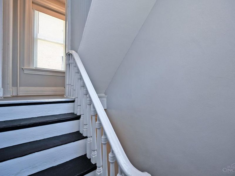 458 W McMicken Avenue, Cincinnati, OH 45214 Photo 9
