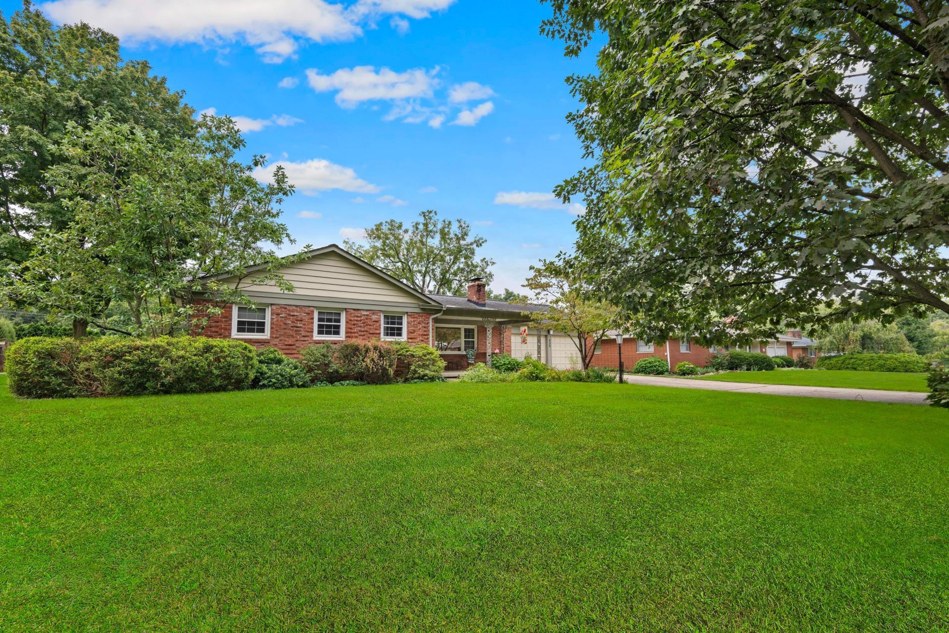 435 E Schreyer Place, Columbus, OH 43214 Main Photo