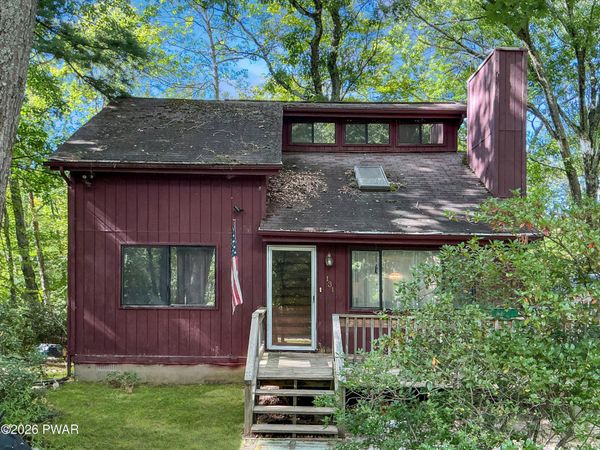 131 Colette Lane , Dingmans Ferry, PA 18328