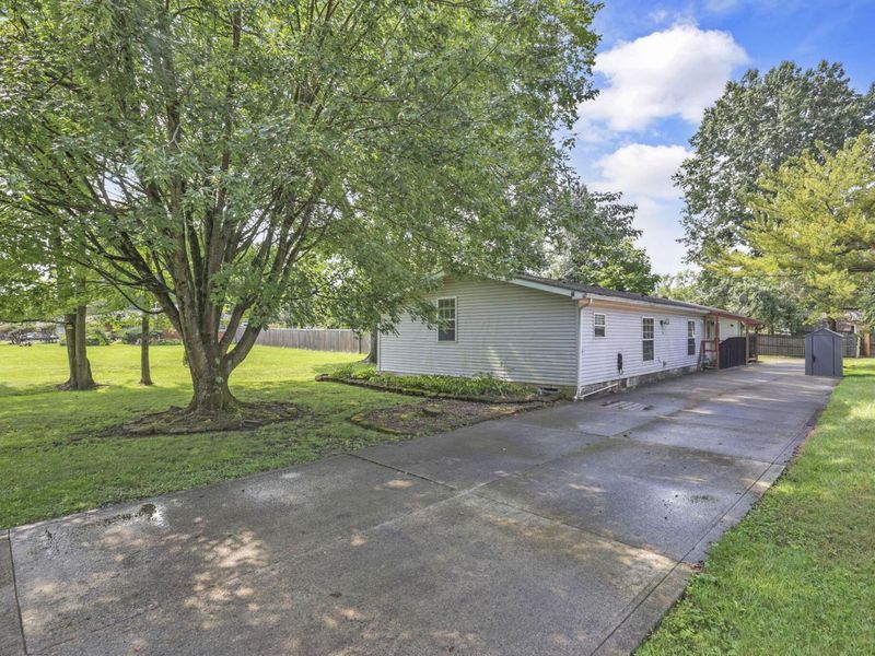 90 S Summit Ridge Drive SW, Reynoldsburg, OH 43068 Photo 2