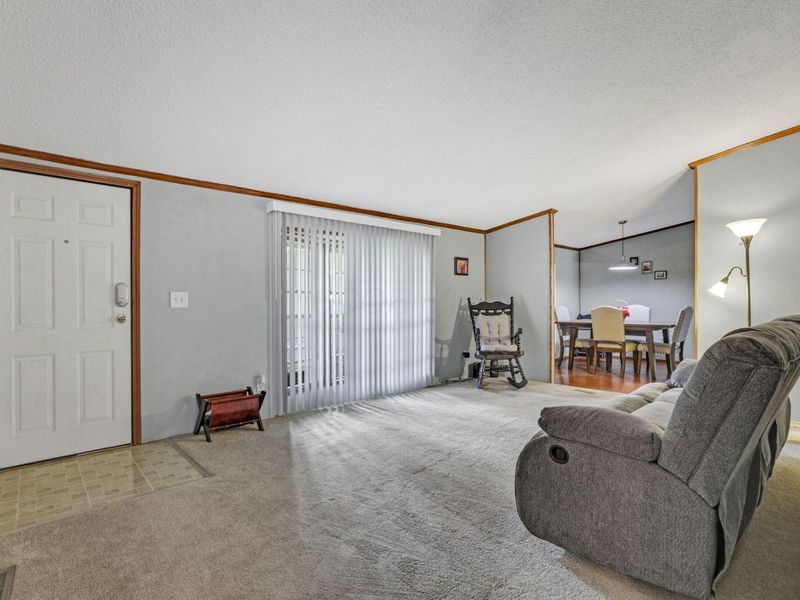 90 S Summit Ridge Drive SW, Reynoldsburg, OH 43068 Photo 5