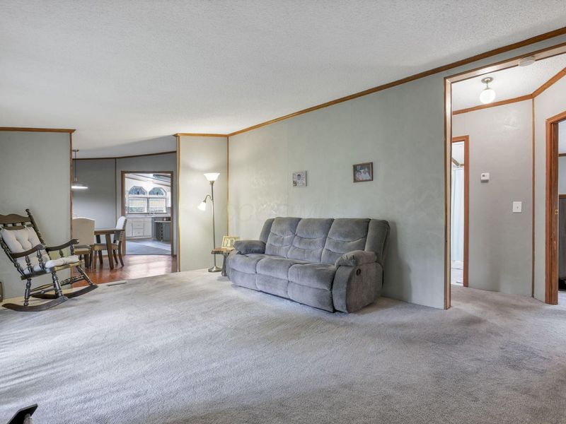 90 S Summit Ridge Drive SW, Reynoldsburg, OH 43068 Photo 6