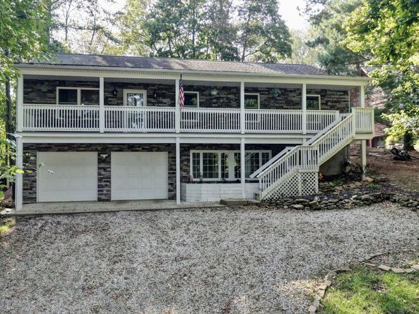 668 Floral Valley Drive E, Howard, OH 43028