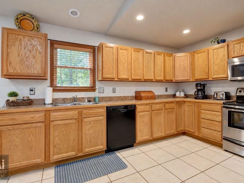 668 Floral Valley Drive E, Howard, OH 43028 Photo 29