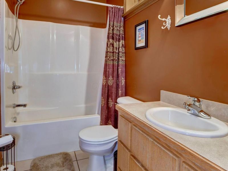 668 Floral Valley Drive E, Howard, OH 43028 Photo 45