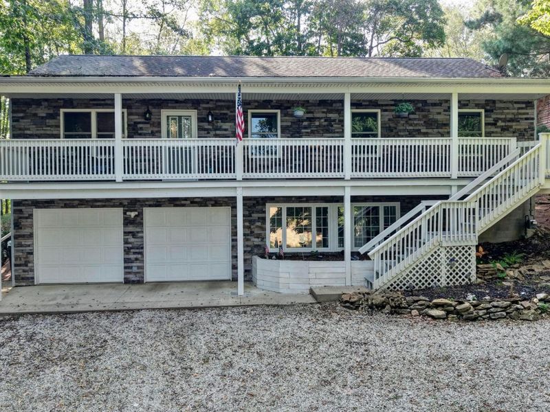 668 Floral Valley Drive E, Howard, OH 43028 Photo 5