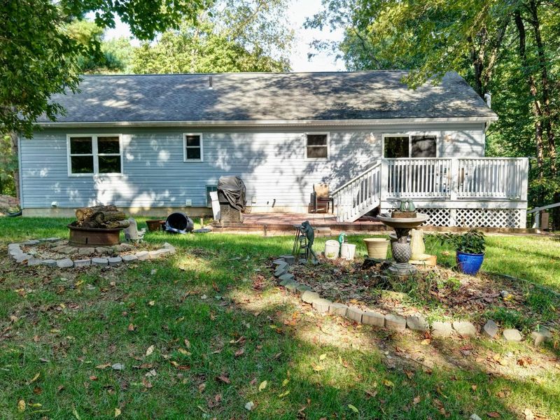 668 Floral Valley Drive E, Howard, OH 43028 Photo 7