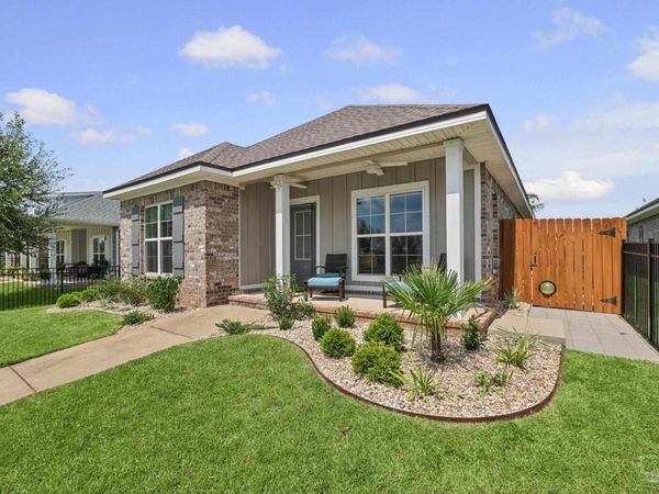 8953 Eureka St, Milton, FL 32583