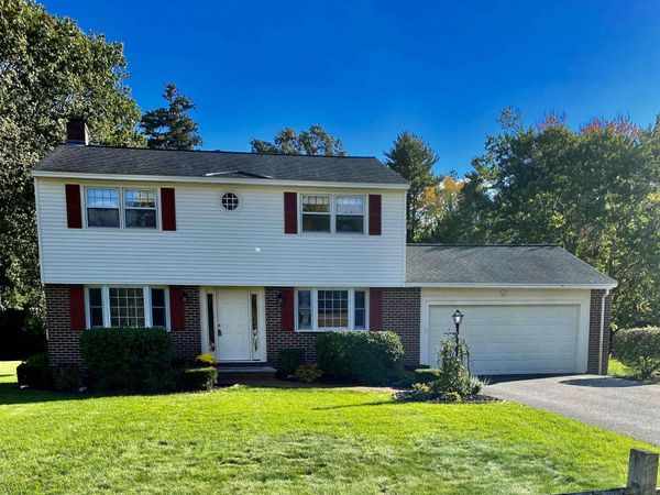 8 Southgate Drive, Bedford, NH 03110