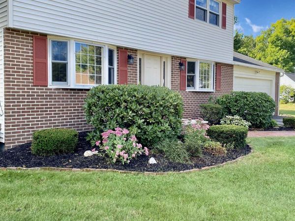 8 Southgate Drive, Bedford, NH 03110