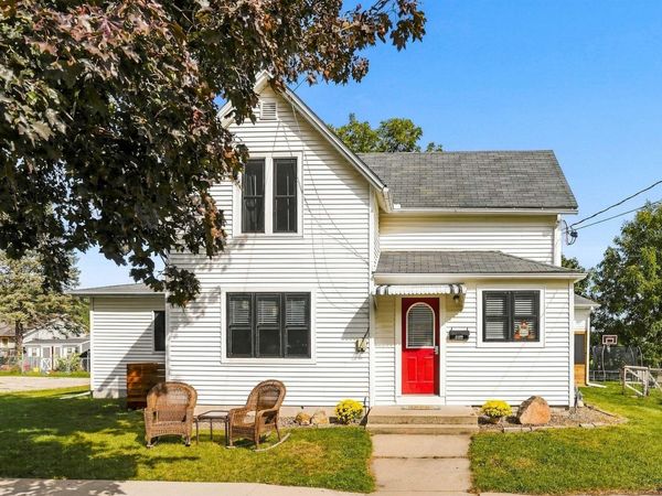 116 Monroe Street, Decorah, IA 52101