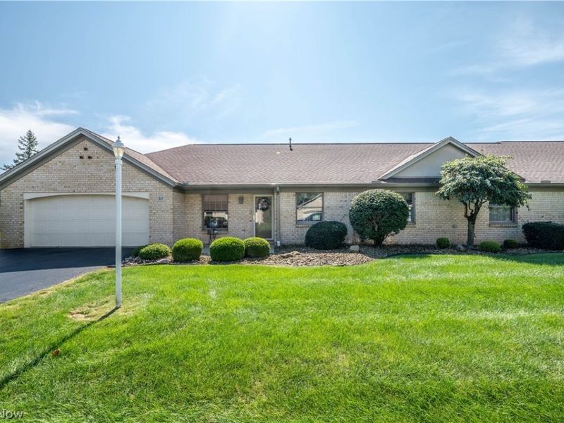 820 Southwestern Run, Unit 57, Poland, OH 44514 Photo 2