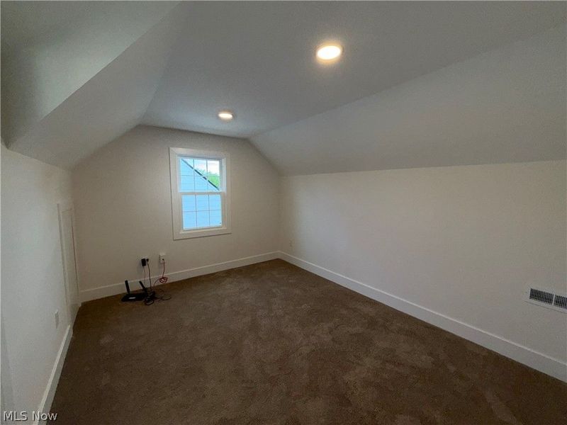 3976 E 190th Street, Cleveland, OH 44122 Photo 12