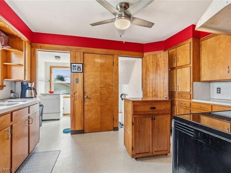 324 Woodrow Street NW, North Canton, OH 44720 Photo 10