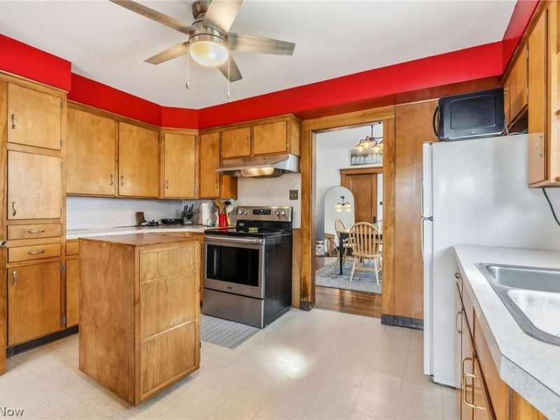324 Woodrow Street NW, North Canton, OH 44720 Photo 9