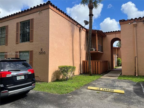 7200 Fairway Dr , Unit H5, Miami Lakes, FL 33014