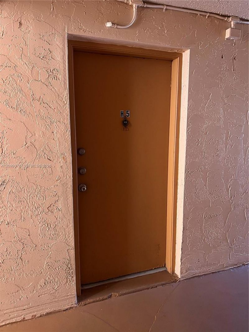 7200 Fairway Dr , Unit H5, Miami Lakes, FL 33014 Photo