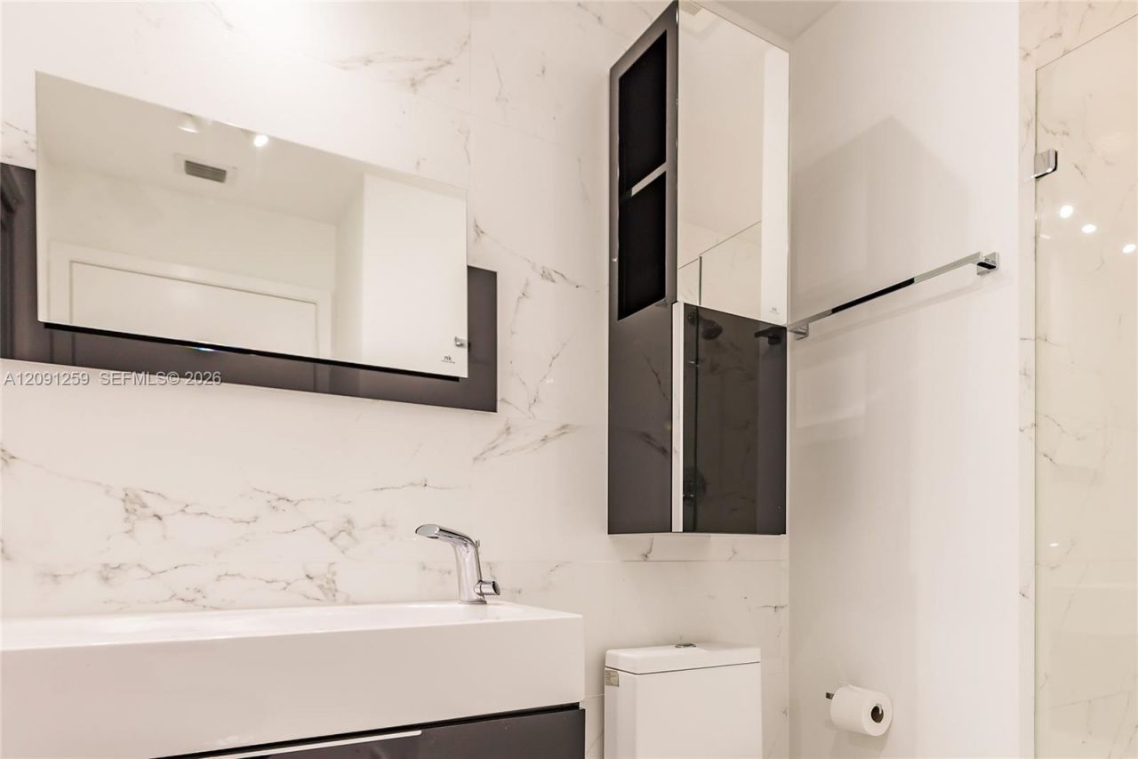 1111 SW 1st Ave , Unit 3216, Miami, FL 33130 Photo