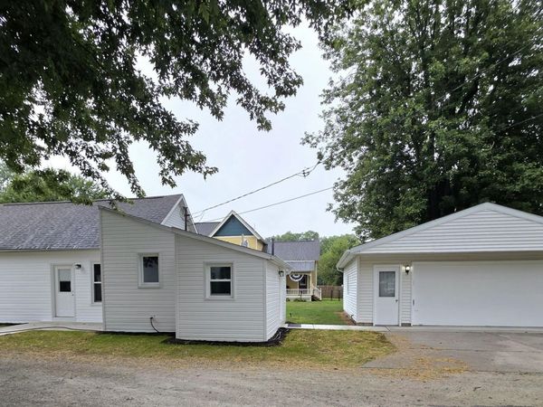 138 Main Street , Wayne, OH 43466