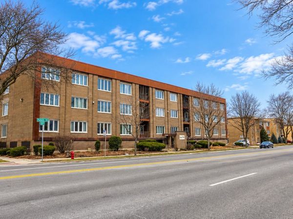 10048 S Pulaski Road , Unit 2C, Oak Lawn, IL 60453