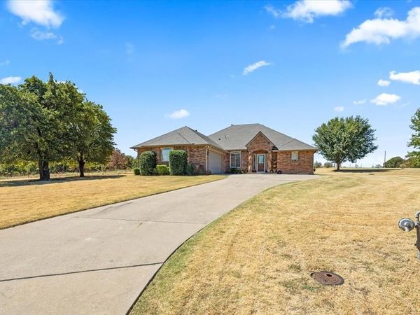 8149 Linda Lane, Guthrie, OK 73044